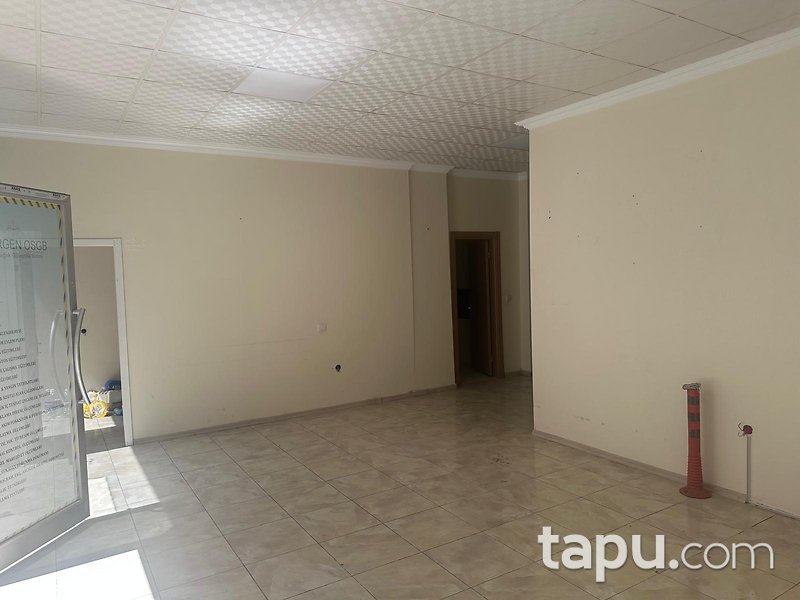 İzmir Çiğli Yeni Mahalle'sinde 101 m2 Dükkan