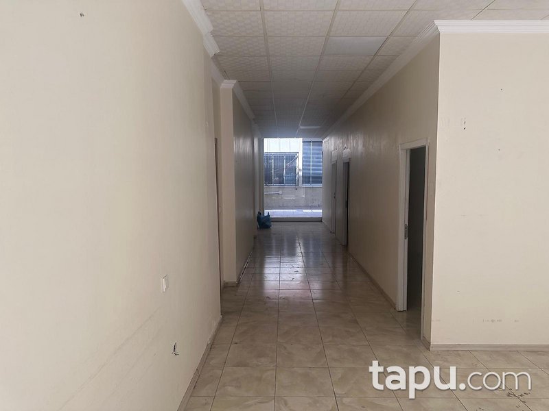 İzmir Çiğli Yeni Mahalle'sinde 101 m2 Dükkan