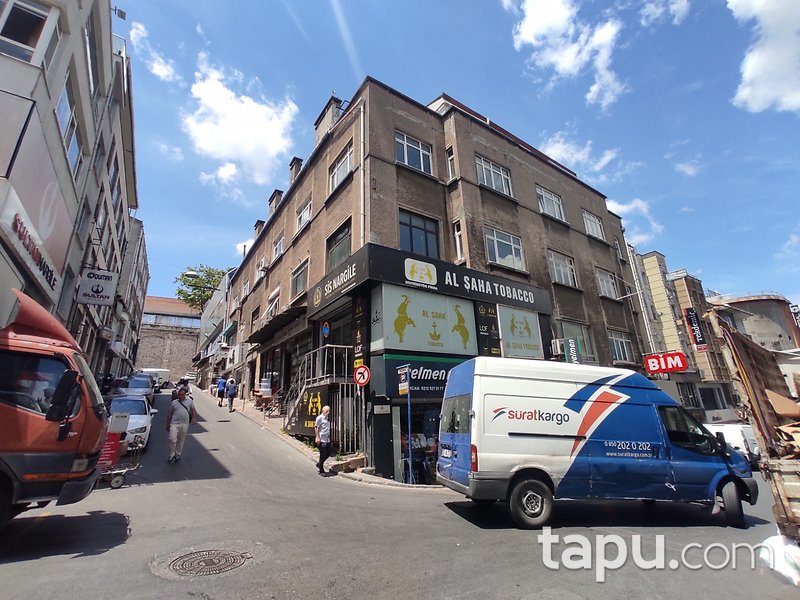Tarihi Yarımadada 25 m2 Dükkan