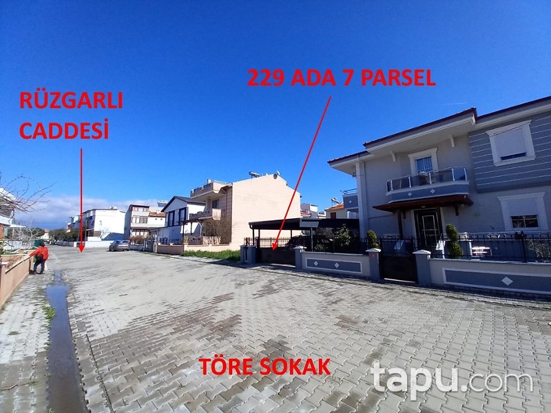 Burhaniye Öğretmenler Mahallesi'nde 2 Kat Konut İmarlı Arsa (AS-00957)
