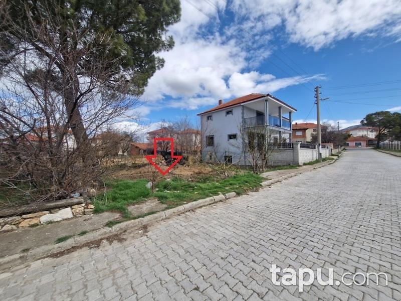 Uşak Sivaslı Atatürk Mahallesi'nde Konut İmarlı Arsa (AS-03038)