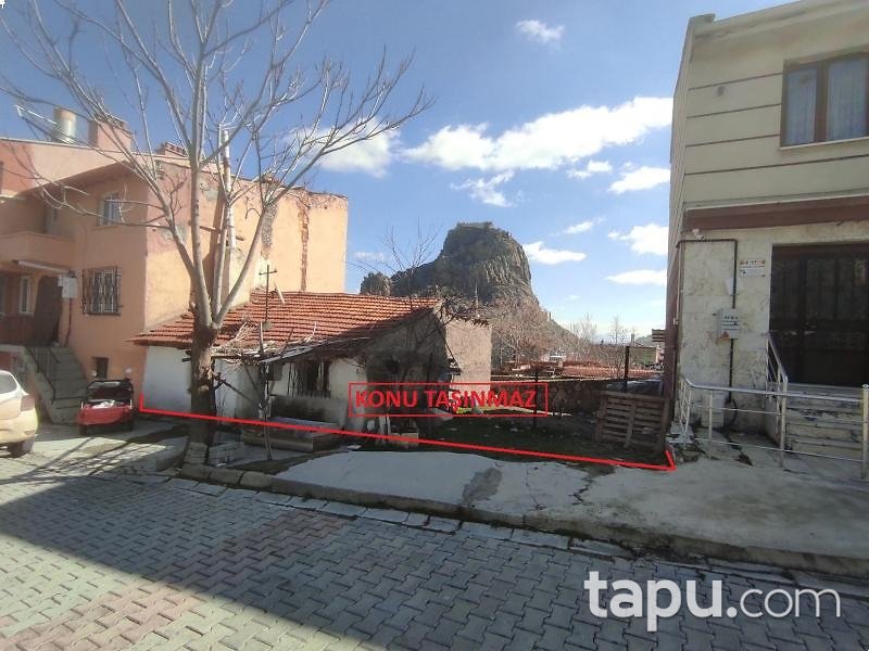 Afyonkarahisar Merkez'de Hisseli Avlulu Kerpiç Ev (BS-01383)