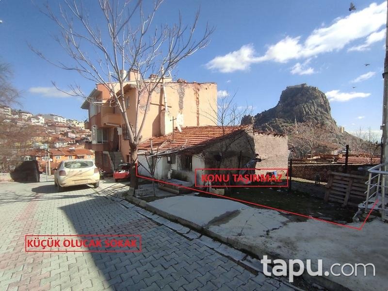Afyonkarahisar Merkez'de Hisseli Avlulu Kerpiç Ev (BS-01383)