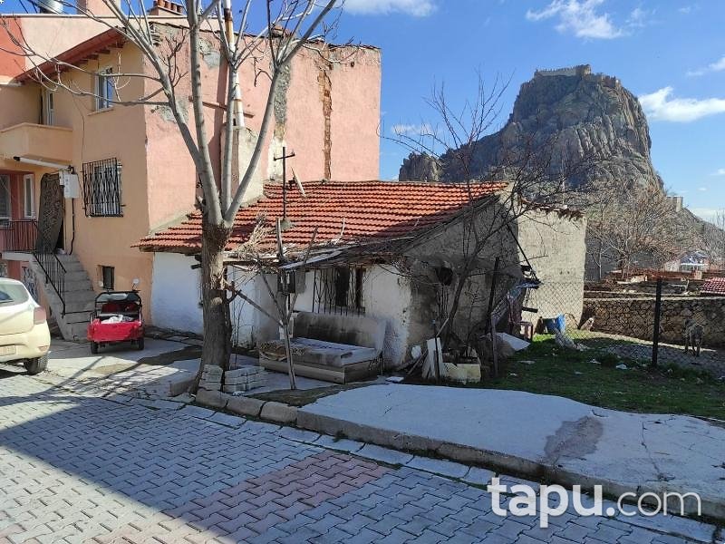 Afyonkarahisar Merkez'de Hisseli Avlulu Kerpiç Ev (BS-01383)