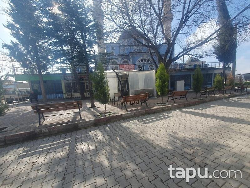 Uşak Sivaslı Esin Caddesi'nde Depo ( BS-01799)