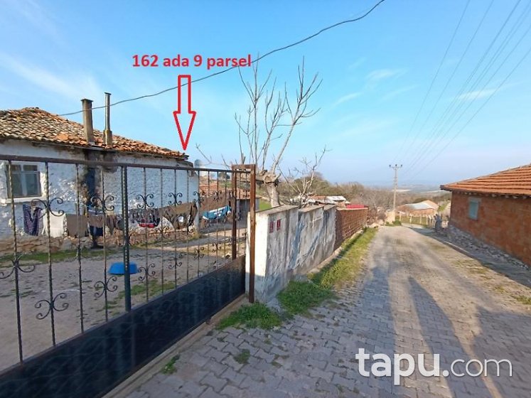 Susurluk Günaydın Hisseli Bahçeli Kerpiç Ev Ve Ahır (BS-01113)