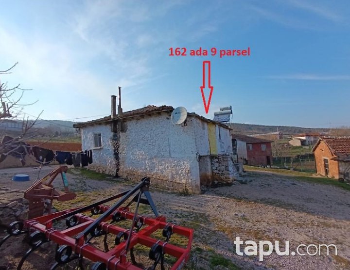 Susurluk Günaydın Hisseli Bahçeli Kerpiç Ev Ve Ahır (BS-01113)
