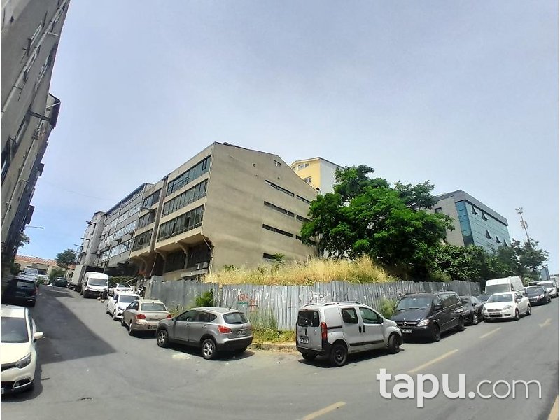 Seyrantepe Asaf Caddesi'nde Köşe Konumlu Ticari İmarlı Arsa