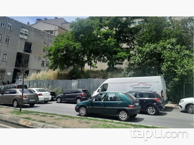 Seyrantepe Asaf Caddesi'nde Köşe Konumlu Ticari İmarlı Arsa