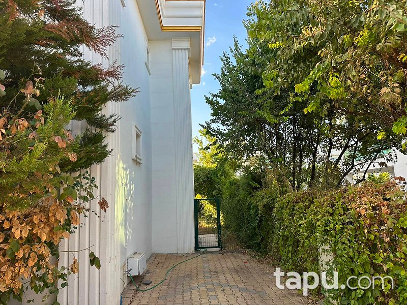Sur Azel Rozpark Sitesi'nde 5+1 Villa