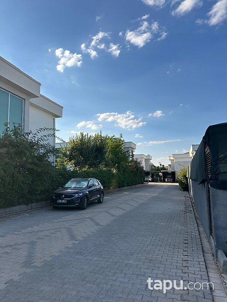 Sur Azel Rozpark Sitesi'nde 5+1 Villa