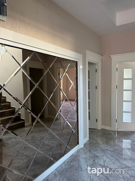 Sur Azel Rozpark Sitesi'nde 5+1 Villa