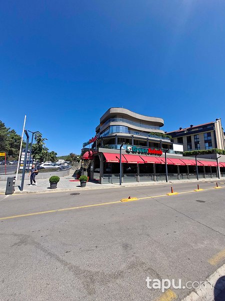 Çamlıyaka Konakları'nda 247 m2 Depolu Dükkan & Mağaza