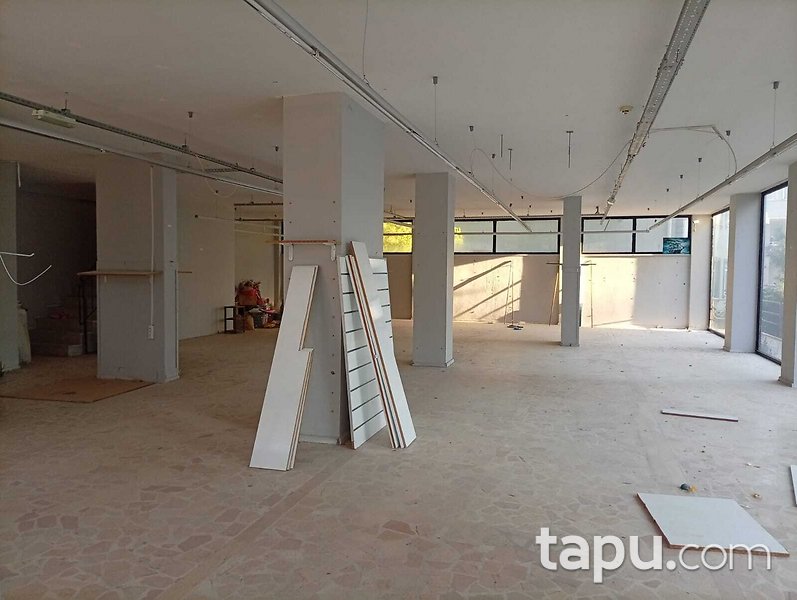 Körfez Mehmet Akif Ersoy Caddesi'nde 390 m2 Asma Katlı Dükkan