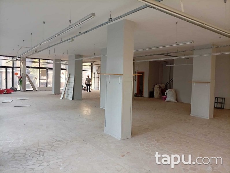 Körfez Mehmet Akif Ersoy Caddesi'nde 390 m2 Asma Katlı Dükkan