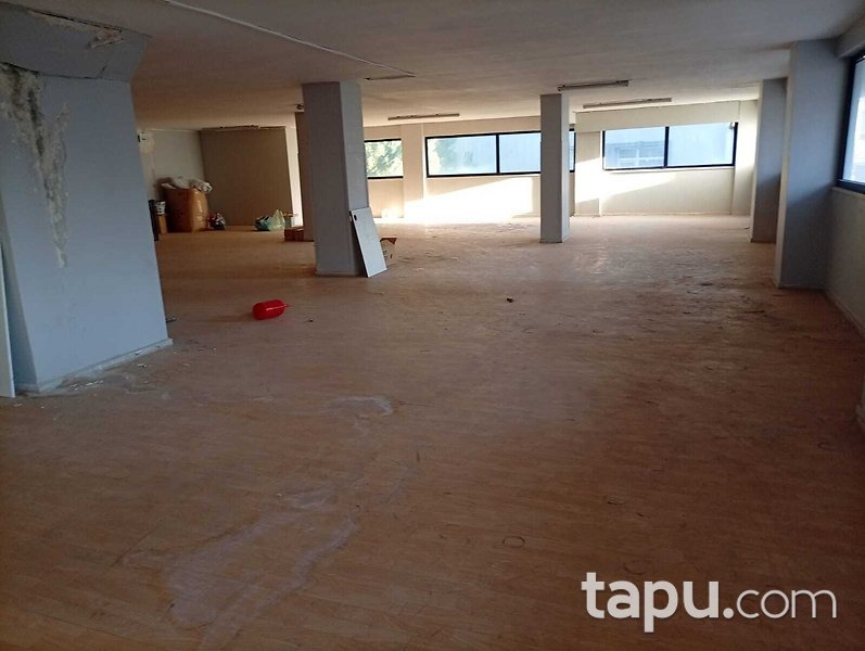 Körfez Mehmet Akif Ersoy Caddesi'nde 390 m2 Asma Katlı Dükkan
