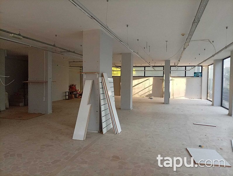 Körfez Mehmet Akif Ersoy Caddesi'nde 390 m2 Asma Katlı Dükkan