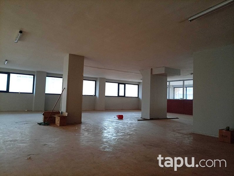 Körfez Mehmet Akif Ersoy Caddesi'nde 390 m2 Asma Katlı Dükkan