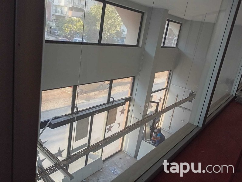 Körfez Mehmet Akif Ersoy Caddesi'nde 390 m2 Asma Katlı Dükkan