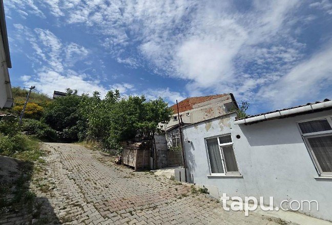 Büyükçekmece Çakmaklı Mahallesi'nde Hisseli Binalar