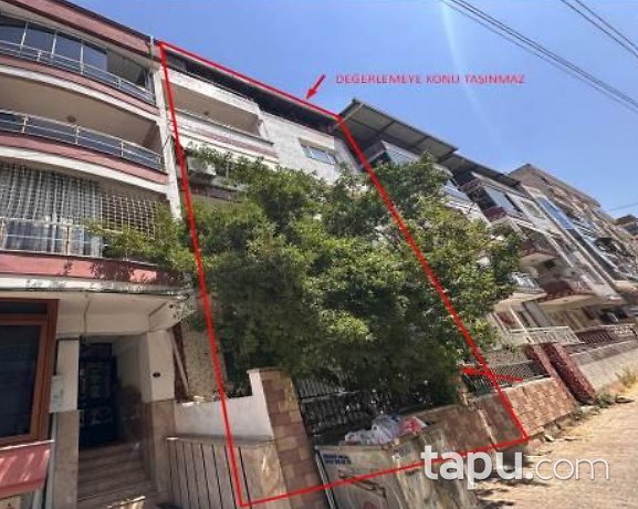 Buca Laleli Mahallesi'nde Hisseli 3 Katlı Bina