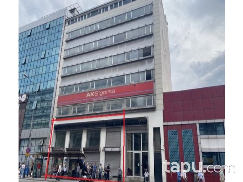 Konak Fevzipaşa Caddesi'nde 446 m2 Dükkan
