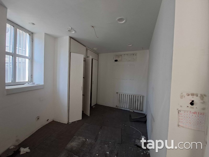 Beyoğlu Hasköy Caddesi'nde 3 Katlı İş Yeri