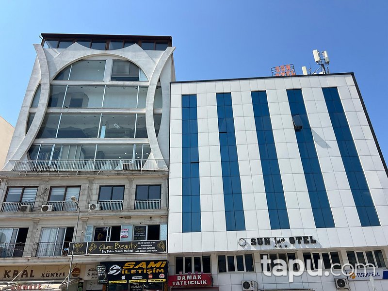 İskenderun Prof. Muammer Aksoy Caddesi'nde 84 m2 Dubleks İş Yeri (1799)