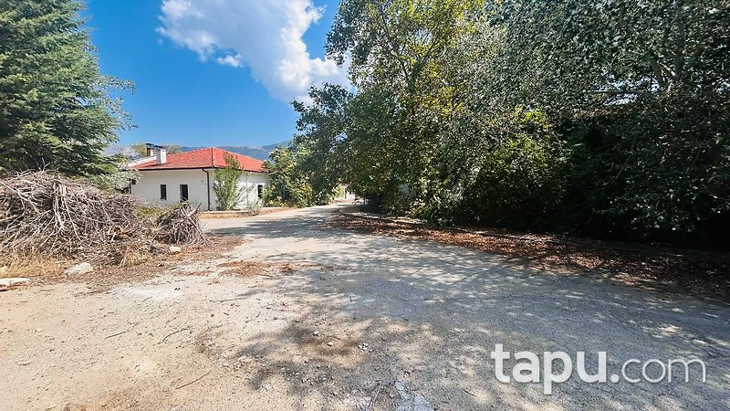 Denizli–Antalya Bulvarı Üzerinde 11.718 m2 Kapalı Alanlı Ticari Tesis