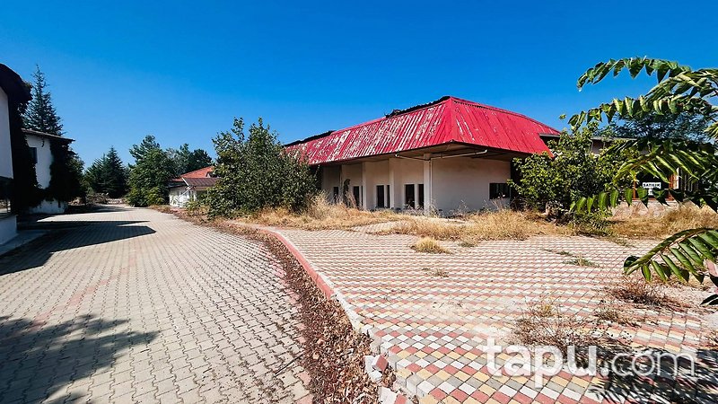 Denizli–Antalya Bulvarı Üzerinde 11.718 m2 Kapalı Alanlı Ticari Tesis