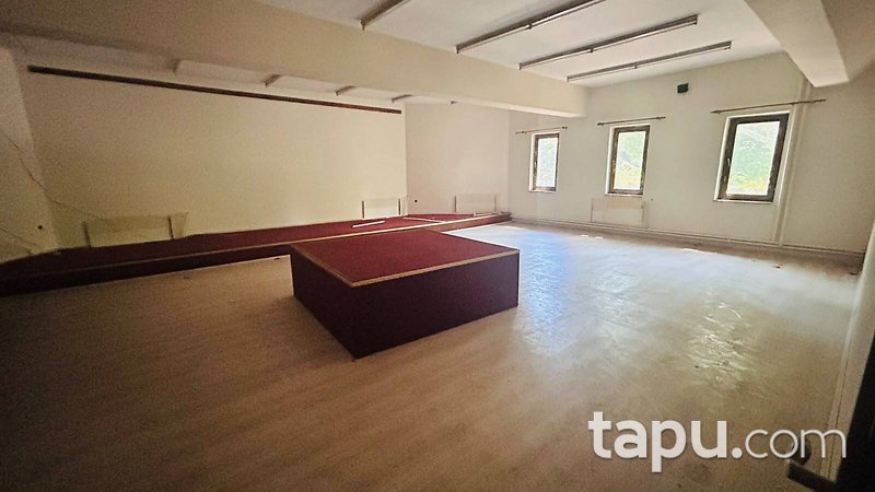 Denizli–Antalya Bulvarı Üzerinde 11.718 m2 Kapalı Alanlı Ticari Tesis
