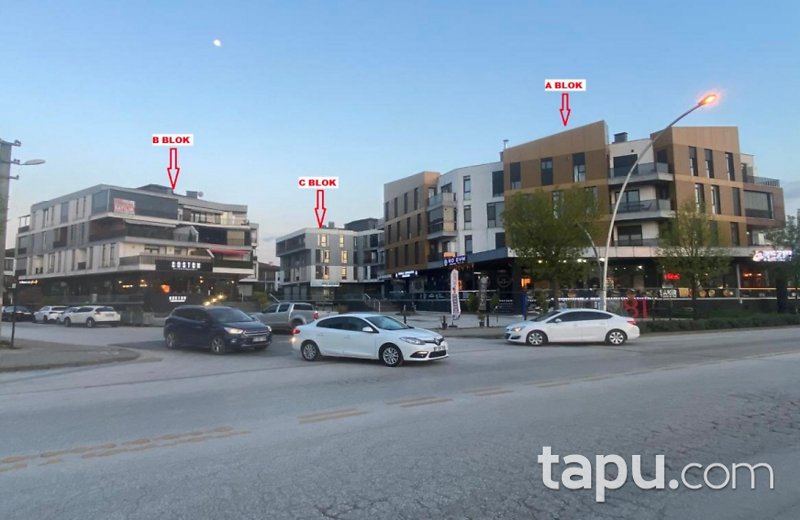 Düzce Algün Maidan 81 Sitesi'nde 236 M2 Depolu Dükkan