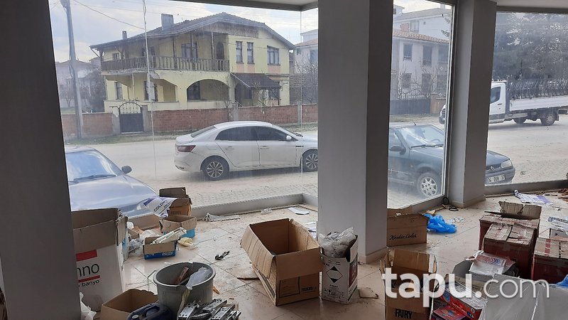 Düzce Cumayeri Çevrik Mahallesi'nde İskanlı 80 m2 Dükkan