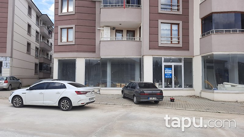 Düzce Cumayeri Çevrik Mahallesi'nde İskanlı 80 m2 Dükkan
