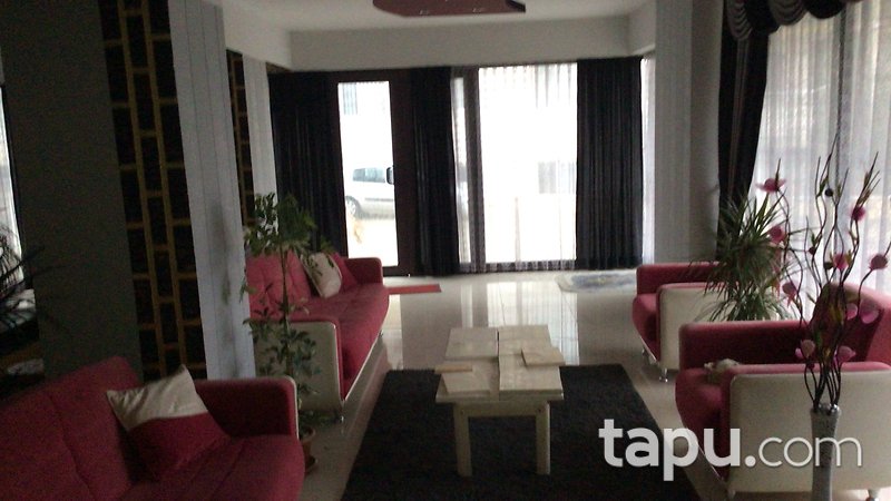 Hatay Defne Esentepe Mahallesinde 548 m2 Depolu Dükkan