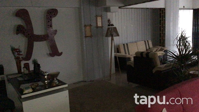 Hatay Defne Esentepe Mahallesinde 548 m2 Depolu Dükkan