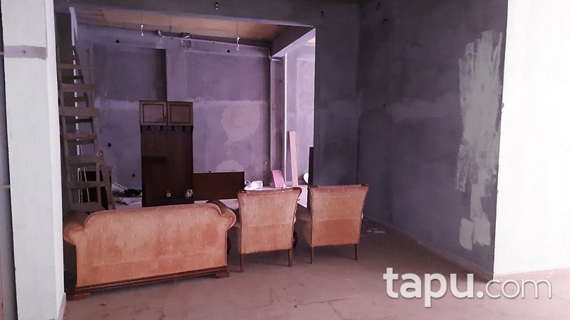 Kocaeli Karamürsel 4 Temmuz Mahallesi'nde 137 m2 Depolu Dükkan