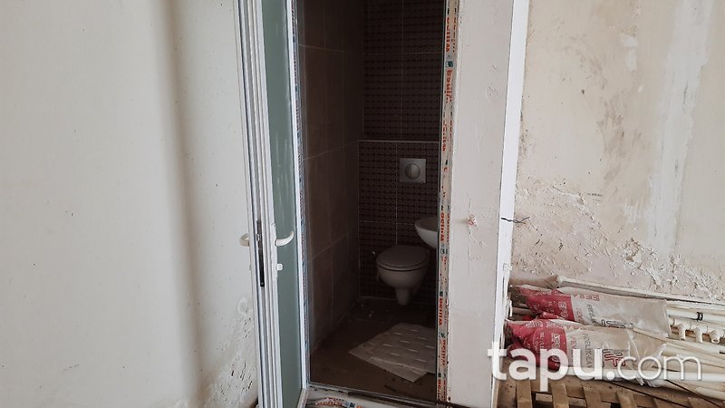 Yalova Armutlu Modern Evlerin'de Bakımlı Ve Cadde Cepheli Dükkan Fırsatı