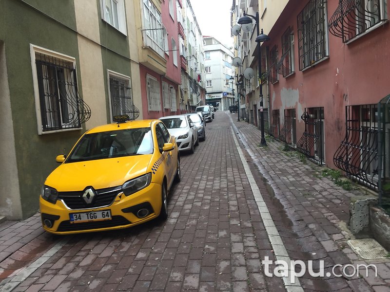 İstanbul Zeytinburnu Merkezefendi Mahallesi'nde 99 m2 Çatı Piyesli Daire