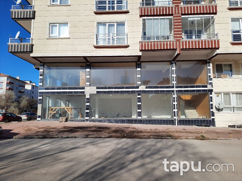 Ankara Kahramankazan Satıkadın Mahallesi'nde 335 m2 Asma Katlı Depolu Dükkan