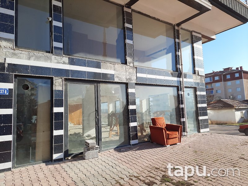 Ankara Kahramankazan Satıkadın Mahallesi'nde 335 m2 Asma Katlı Depolu Dükkan