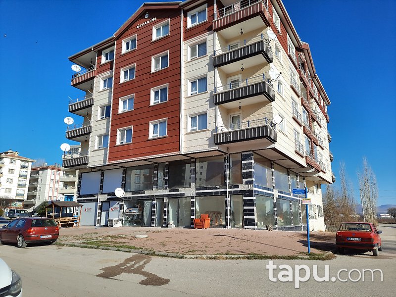 Ankara Kahramankazan Satıkadın Mahallesi'nde 335 m2 Asma Katlı Depolu Dükkan