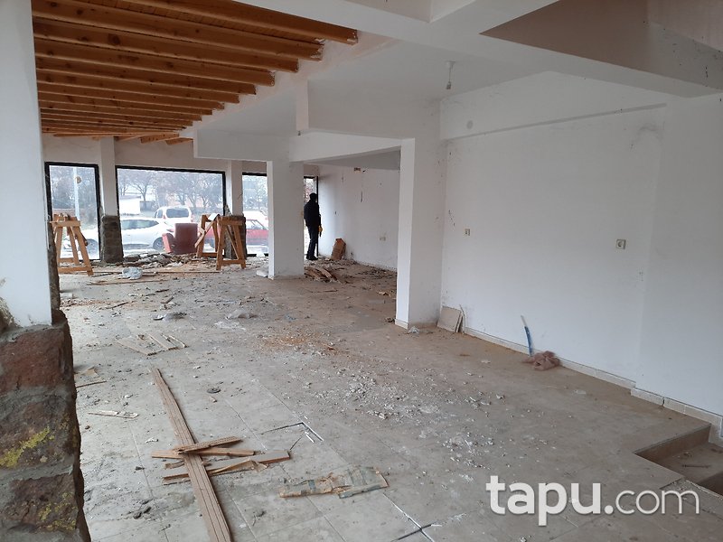 Ankara Kahramankazan Satıkadın Mahallesi'nde 335 m2 Asma Katlı Depolu Dükkan