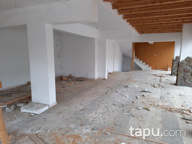 Ankara Kahramankazan Satıkadın Mahallesi'nde 335 m2 Asma Katlı Depolu Dükkan