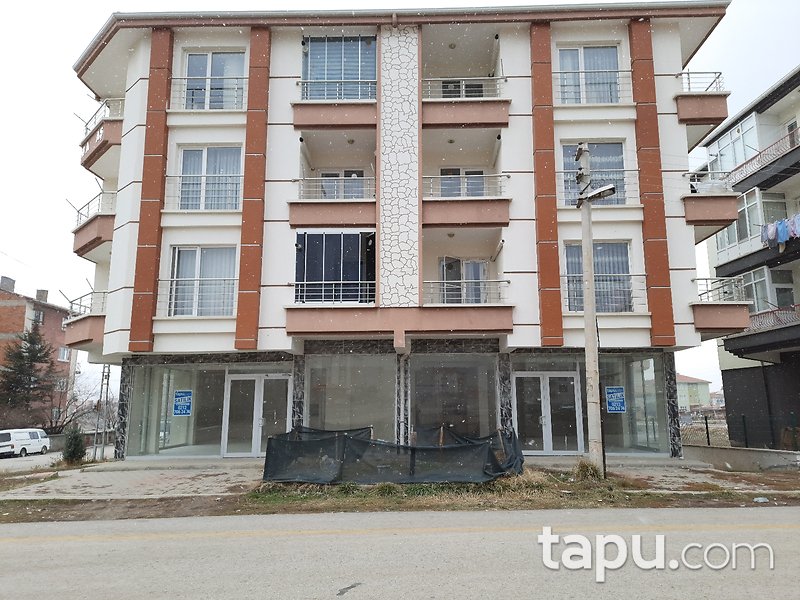 Ankara Çubuk İbni Sina Caddesi'ne Cepheli Dükkan