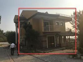 Aydın Kuşadası Soğucak Mahallesinde 296m2 Tripleks Daire