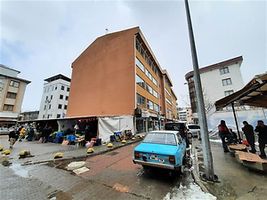 Zonguldak İstiklal Caddesi'nde Yakıcı İş Merkezi İçinde 17 m2 Ofis