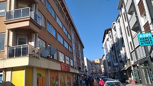 Zonguldak İstiklal Caddesi'nde Yakıcı İş Merkezi İçinde 22 m2 Ofis