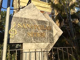Tarabya Sanatçılar Sitesi'nde 2+1 Satılık Daire