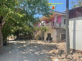 Hatay Hassa Mazmanlı'da Avlulu Kargir Ev